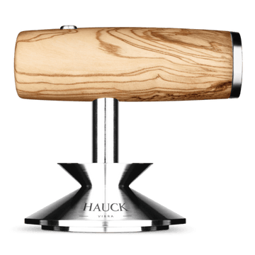 Hauck Vibra Tamper Olive 2.0 mit Holzgriff und Vibrationsfunktion für präzises Tampen.