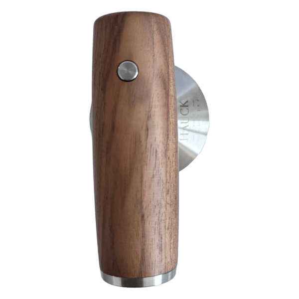 Hauck Vibra Tamper Evolution 2.0, hochwertiges Werkzeug für präzises Tampen, mit Holzgriff und Edelstahlbasis.